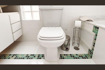 Casa à venda com 100m², 2 quartos e 2 vagasBanheiro da Suíte