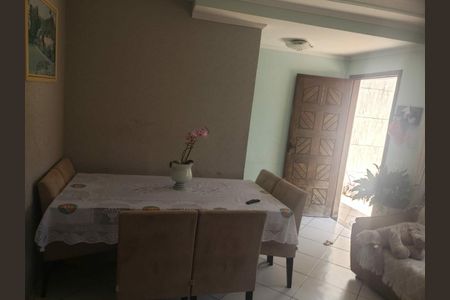 Casa à venda com 2 quartos, 88m² em Vila Carrão, São Paulo