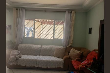 Casa à venda com 2 quartos, 88m² em Vila Carrão, São Paulo