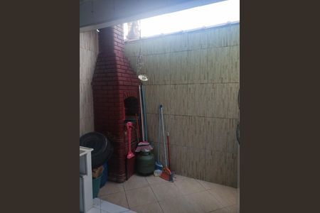 Casa à venda com 2 quartos, 88m² em Vila Carrão, São Paulo