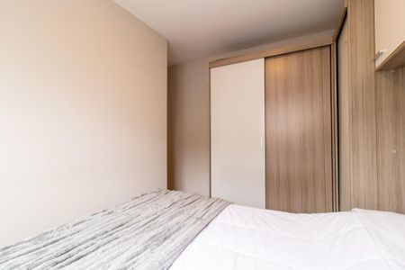 Quarto 1 de apartamento para alugar com 2 quartos, 52m² em Xaxim, Curitiba