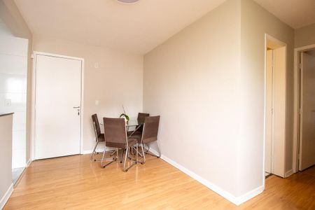 Sala de apartamento para alugar com 2 quartos, 52m² em Xaxim, Curitiba