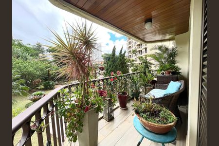 Apartamento à venda com 160m², 4 quartos e 2 vagasFoto 03