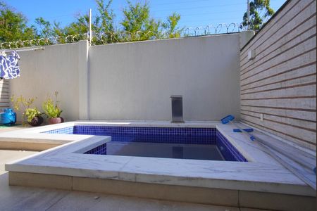 Casa de condomínio à venda com 241m², 3 quartos e 3 vagasQuintal - Piscina