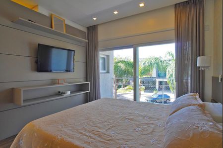 Casa de condomínio à venda com 241m², 3 quartos e 3 vagasSuíte 1