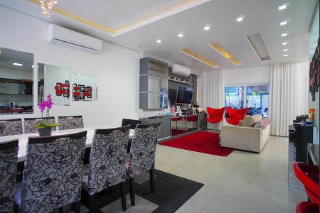 Sala de casa de condomínio à venda com 3 quartos, 241m² em Sarandi, Porto Alegre