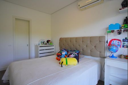 Casa de condomínio à venda com 241m², 3 quartos e 3 vagasSuíte 3