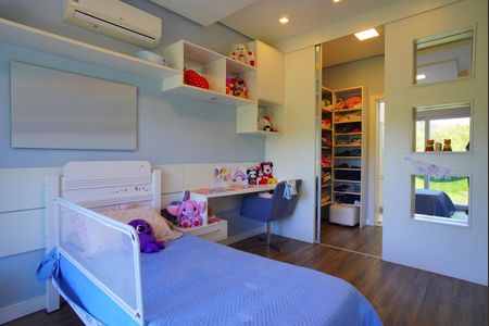 Casa de condomínio à venda com 241m², 3 quartos e 3 vagasSuíte 2