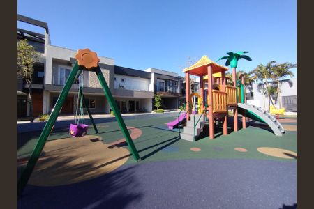 Casa de condomínio à venda com 241m², 3 quartos e 3 vagasÁrea comum - Playground