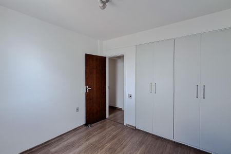 Apartamento à venda com 112m², 3 quartos e 1 vaga Apartamento à venda com 112m², 3 quartos e 1 vagaQuarto 2