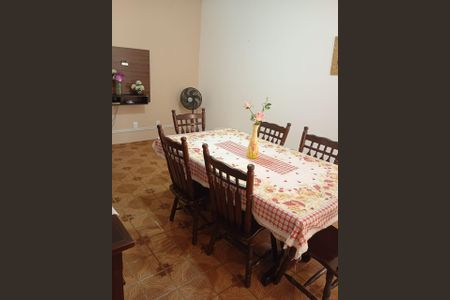 Casa à venda com 197m², 4 quartos e 3 vagasFoto 01