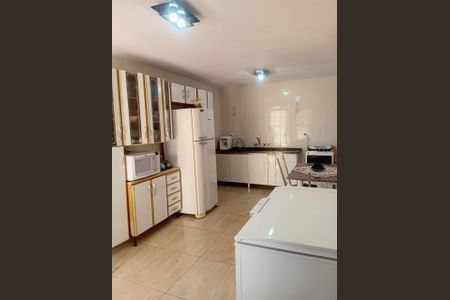 Casa à venda com 197m², 4 quartos e 3 vagasFoto 01