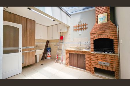 Casa à venda com 205m², 3 quartos e 2 vagas Casa à venda com 205m², 3 quartos e 2 vagasÁrea de Serviço