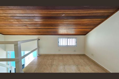 Casa à venda com 205m², 3 quartos e 2 vagas Casa à venda com 205m², 3 quartos e 2 vagasSótão