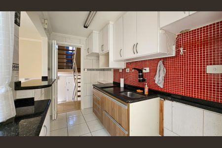 Casa à venda com 205m², 3 quartos e 2 vagas Casa à venda com 205m², 3 quartos e 2 vagasCozinha