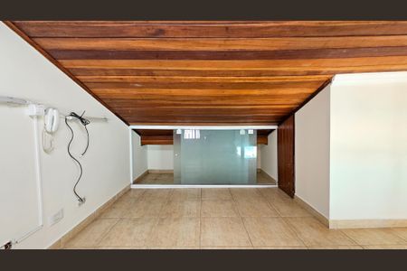 Casa à venda com 205m², 3 quartos e 2 vagas Casa à venda com 205m², 3 quartos e 2 vagasSótão