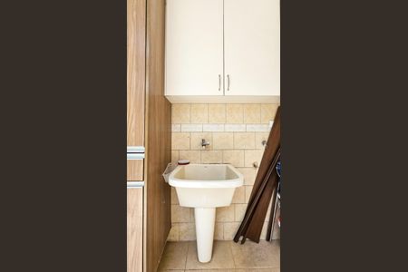 Casa à venda com 205m², 3 quartos e 2 vagas Casa à venda com 205m², 3 quartos e 2 vagasÁrea de Serviço