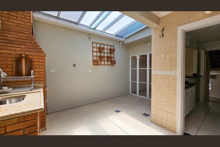 Casa à venda com 205m², 3 quartos e 2 vagas Casa à venda com 205m², 3 quartos e 2 vagasÁrea de Serviço