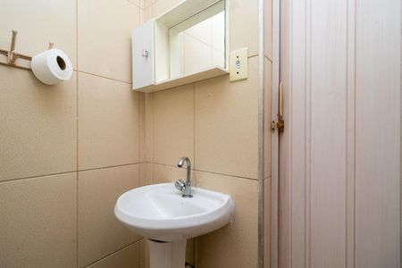 Banheiro de casa para alugar com 1 quarto, 250m² em Parque dos Bancarios, São Paulo