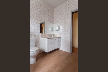 Casa à venda com 280m², 4 quartos e 2 vagas Casa à venda com 280m², 4 quartos e 2 vagasBanheiro Social