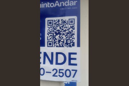 Casa à venda com 280m², 4 quartos e 2 vagas Casa à venda com 280m², 4 quartos e 2 vagasPlaquinha