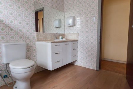 Casa à venda com 280m², 4 quartos e 2 vagas Casa à venda com 280m², 4 quartos e 2 vagasBanheiro Social