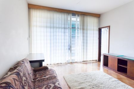 Casa à venda com 280m², 4 quartos e 2 vagas Casa à venda com 280m², 4 quartos e 2 vagasSala