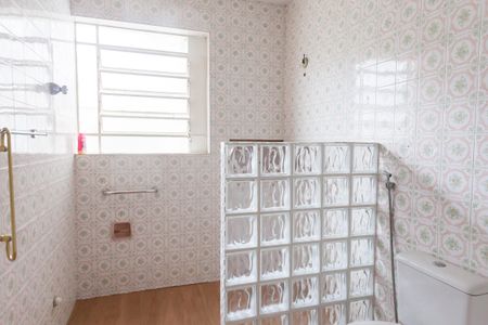 Casa à venda com 280m², 4 quartos e 2 vagas Casa à venda com 280m², 4 quartos e 2 vagasBanheiro Social