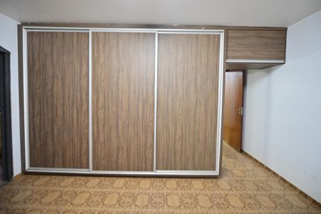 Casa para alugar com 250m², 5 quartos e 6 vagas Casa para alugar com 250m², 5 quartos e 6 vagasSuíte 2