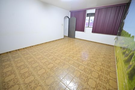 Casa para alugar com 250m², 5 quartos e 6 vagas Casa para alugar com 250m², 5 quartos e 6 vagasSala