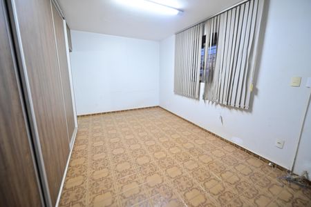 Casa para alugar com 250m², 5 quartos e 6 vagas Casa para alugar com 250m², 5 quartos e 6 vagasSuíte 2