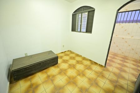 Casa para alugar com 250m², 5 quartos e 6 vagas Casa para alugar com 250m², 5 quartos e 6 vagasQuarto 2