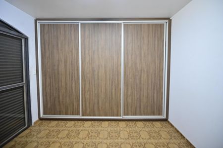 Casa para alugar com 250m², 5 quartos e 6 vagas Casa para alugar com 250m², 5 quartos e 6 vagasQuarto 3