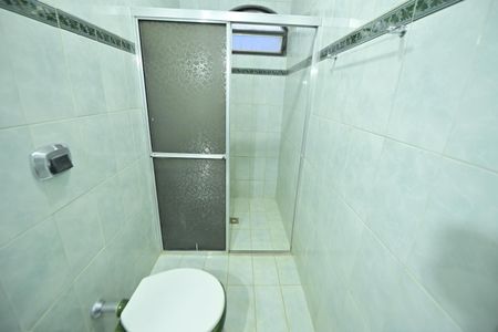 Casa para alugar com 250m², 5 quartos e 6 vagas Casa para alugar com 250m², 5 quartos e 6 vagasBanheiro da Suíte 1