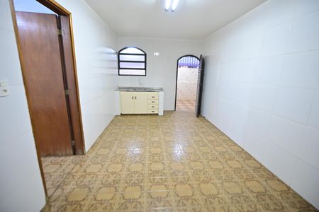 Casa para alugar com 250m², 5 quartos e 6 vagas Casa para alugar com 250m², 5 quartos e 6 vagasCozinha