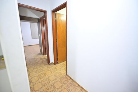 Casa para alugar com 250m², 5 quartos e 6 vagas Casa para alugar com 250m², 5 quartos e 6 vagasCorredor