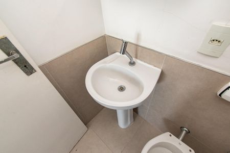 Casa à venda com 39m², 1 quarto e 1 vaga Casa à venda com 39m², 1 quarto e 1 vagaBanheiro