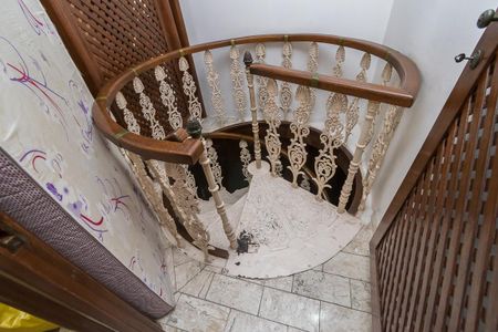 Apartamento à venda com 400m², 5 quartos e 3 vagas Apartamento à venda com 400m², 5 quartos e 3 vagasEscada