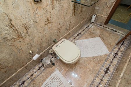 Apartamento à venda com 400m², 5 quartos e 3 vagas Apartamento à venda com 400m², 5 quartos e 3 vagasLavabo