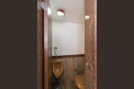 Apartamento à venda com 400m², 5 quartos e 3 vagas Apartamento à venda com 400m², 5 quartos e 3 vagasBanheiro da Área Gourmet