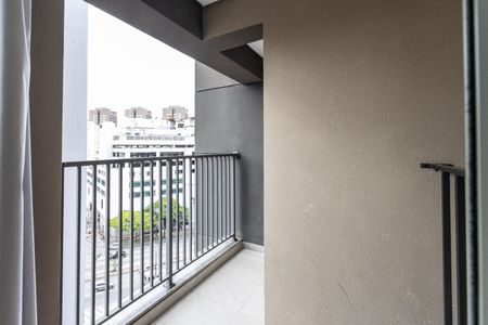 Studio à venda com 27m², 1 quarto e sem vaga Studio à venda com 27m², 1 quarto e sem vagaVaranda