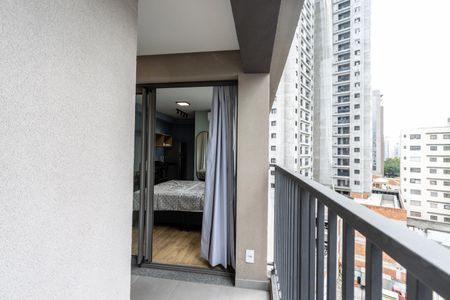 Studio à venda com 27m², 1 quarto e sem vaga Studio à venda com 27m², 1 quarto e sem vagaVaranda