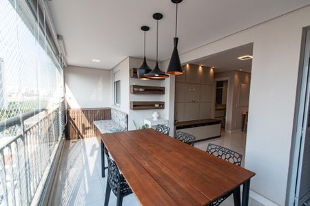 Apartamento à venda com 70m², 2 quartos e 2 vagasVaranda