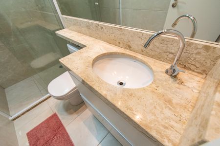 Apartamento à venda com 70m², 2 quartos e 2 vagasBanheiro da suíte