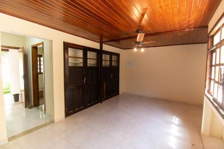 Sala de casa à venda com 1 quarto, 73m² em Serra Grande, Niterói