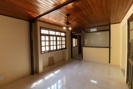 Casa à venda com 73m², 1 quarto e 1 vagaSala