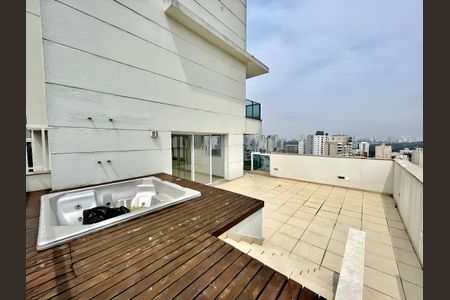 Apartamento para alugar com 227m², 3 quartos e 3 vagasVaranda