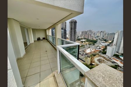 Apartamento para alugar com 227m², 3 quartos e 3 vagasVaranda