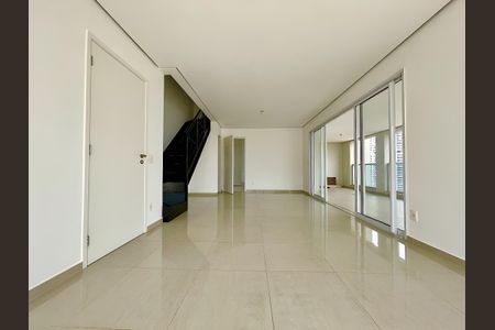 Sala de apartamento para alugar com 3 quartos, 227m² em Santo Amaro, São Paulo
