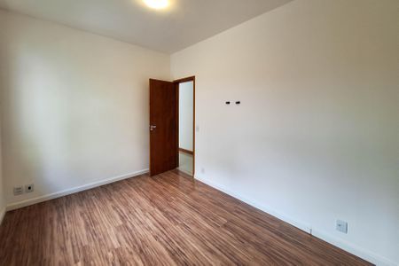 Casa de condomínio à venda com 360m², 3 quartos e 2 vagas Casa de condomínio à venda com 360m², 3 quartos e 2 vagasQuarto 2